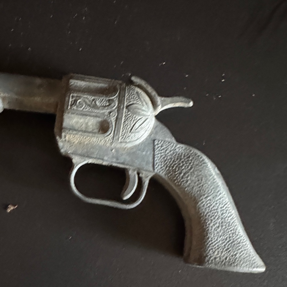 Vintage Toy Revolver Set - Picture 7 of 7